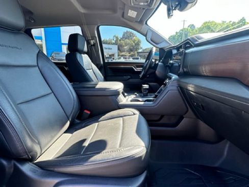 Used 2023 GMC Sierra 1500 Denali w/ Technology Package AWD/4WD image 32