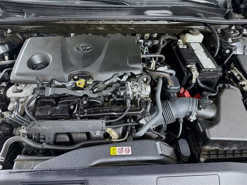Used 2022 Toyota Camry LE image 28