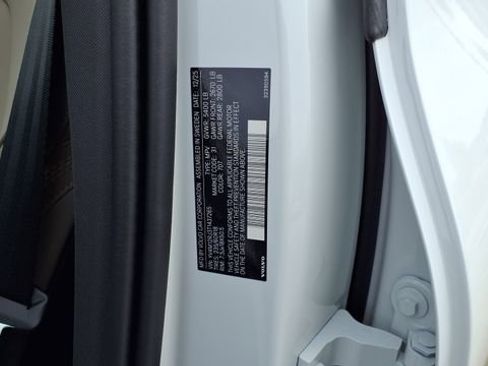 New 2026 Volvo XC60 B5 Core image 28