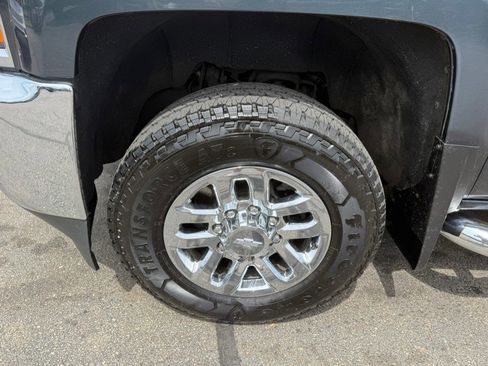 Used 2019 Chevrolet Silverado 3500 LT w/ LT Convenience Package AWD/4WD image 4