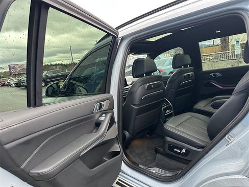 Used 2025 BMW X7 xDrive40i w/ Executive Package image 15