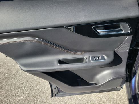 Used 2018 Jaguar F-PACE Prestige image 10