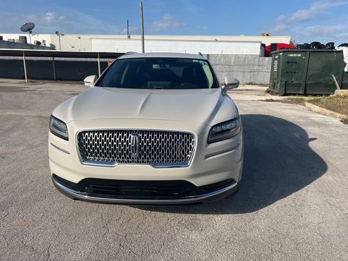 Used 2023 Lincoln Nautilus AWD w/ Premium Package image 8