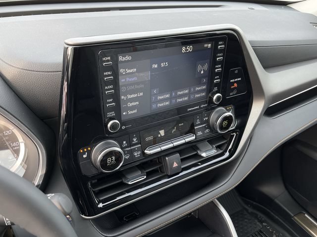 Used 2022 Toyota Highlander Bronze Edition AWD/4WD image 17
