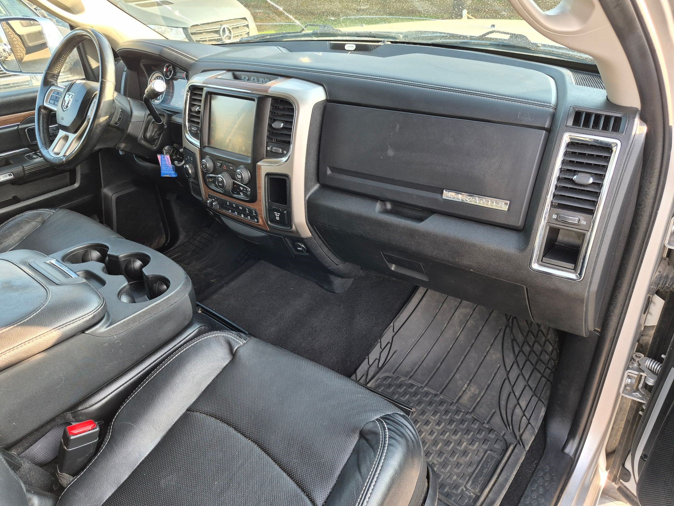 Used 2016 RAM 2500 Laramie w/ Convenience Group AWD/4WD image 32