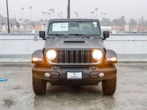 New 2026 Jeep Gladiator Sport image 3