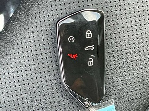 Used 2025 Volkswagen Atlas SE AWD/4WD image 35