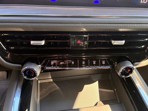 New 2026 Chevrolet Suburban LS w/ LPO, Dark Essentials Package image 32