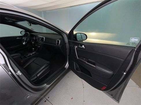 Used 2021 Kia Sportage S image 23