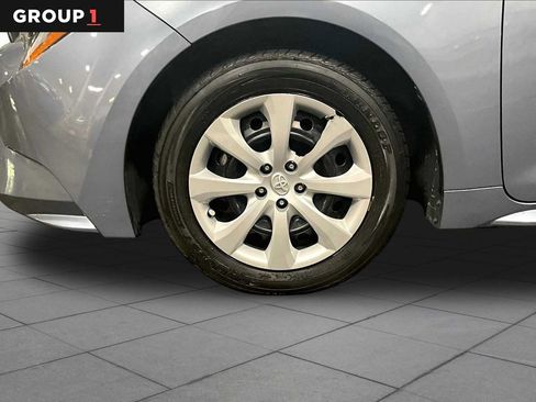Used 2021 Toyota Corolla LE FWD image 11
