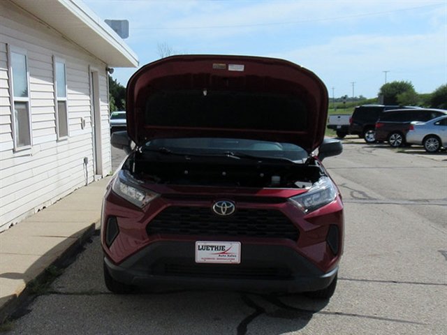 Used 2021 Toyota RAV4 LE FWD image 6