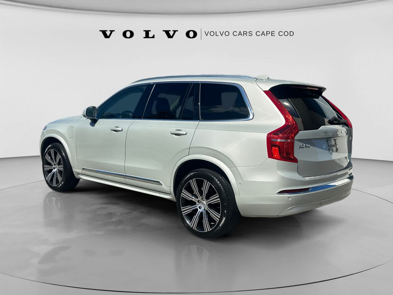 Used 2022 Volvo XC90 T8 Inscription w/ Advanced Package AWD/4WD image 5