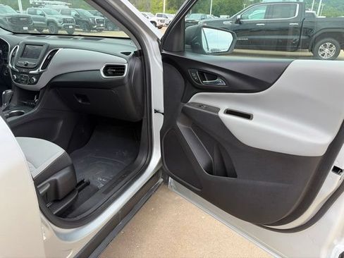 Used 2021 Chevrolet Equinox LS w/ LS Convenience Package AWD/4WD image 48