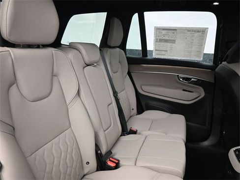 New 2026 Volvo XC90 T8 Plus image 36