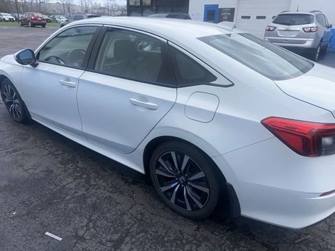 Used 2023 Honda Civic EX image 5