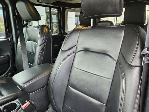 Used 2021 Jeep Wrangler Unlimited Sahara image 14