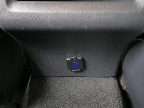 Used 2023 Toyota Camry SE image 13