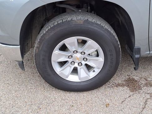 Used 2025 Chevrolet Silverado 1500 LT image 9