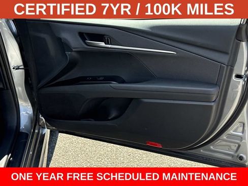Used 2025 Toyota Camry SE FWD image 8