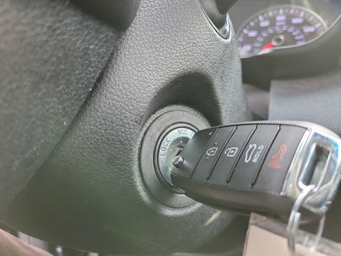 Used 2020 Kia Optima LX image 29