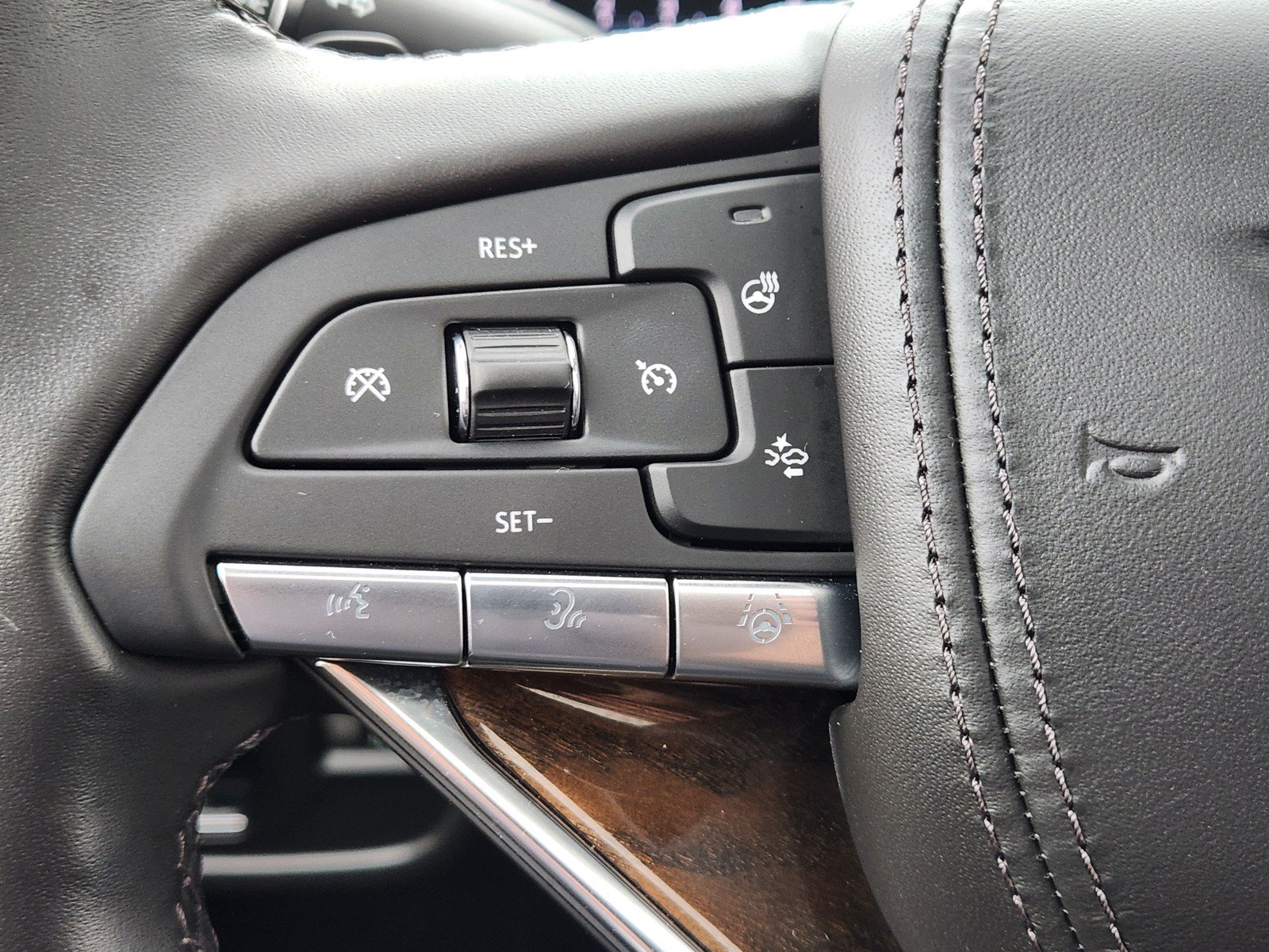 Certified 2024 Cadillac Escalade Sport Platinum AWD/4WD image 24