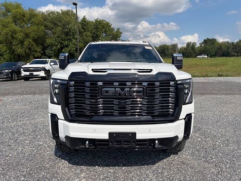 Used 2025 GMC Sierra 2500 Denali Ultimate w/ Snow Plow Prep/Camper Package AWD/4WD image 17