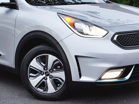 Used 2019 Kia Niro EX image 4