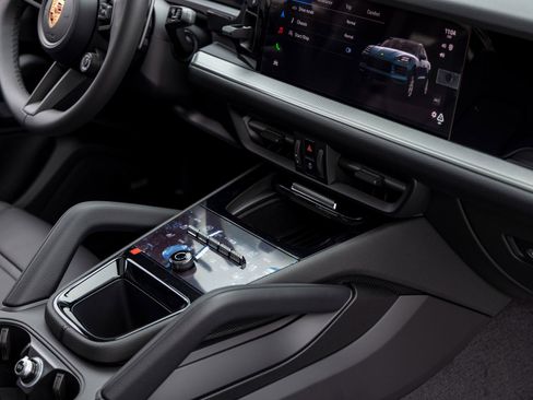 New 2026 Porsche Cayenne Coupe image 50