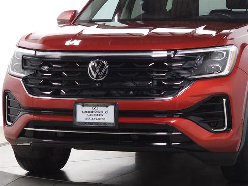 Used 2024 Volkswagen Atlas SEL Premium R-Line AWD/4WD image 3