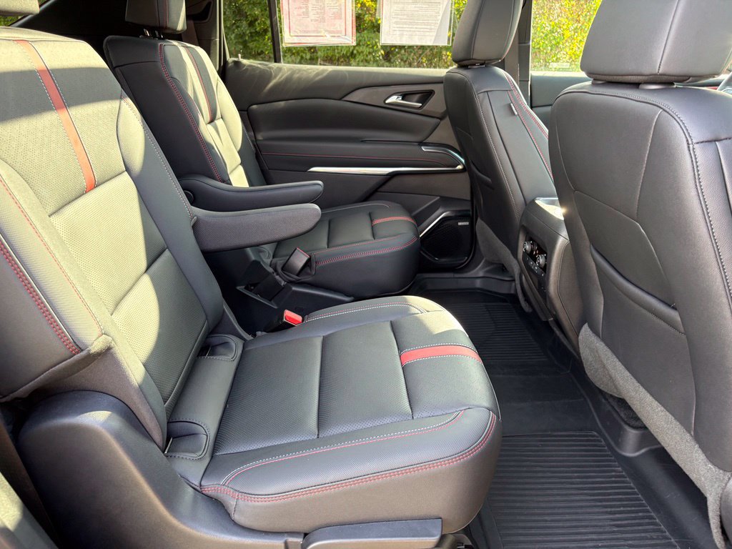 Used 2024 Chevrolet Traverse RS w/ LPO, Floor Liner Package AWD/4WD image 47