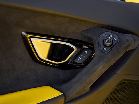 Used 2023 Lamborghini Huracan Tecnica image 39