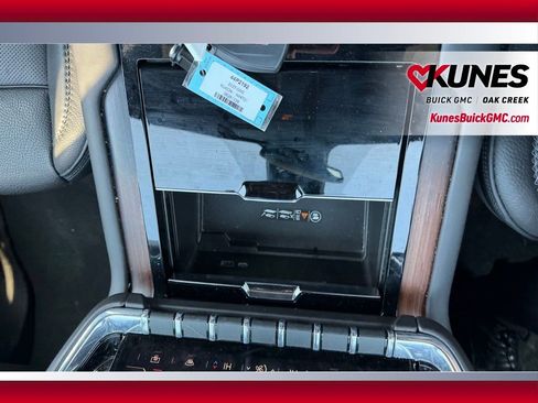 Used 2025 GMC Yukon Denali AWD/4WD image 23
