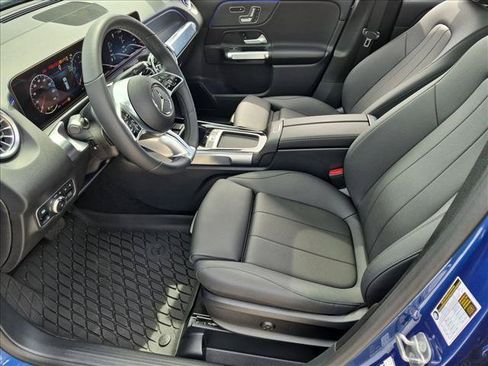 Used 2026 Mercedes-Benz GLB 250 4MATIC image 16