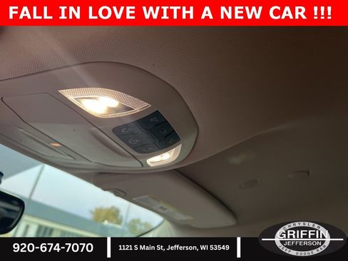 Used 2022 Chrysler Pacifica Touring-L image 28