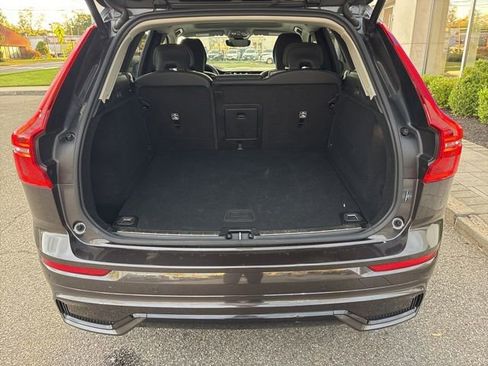 Used 2025 Volvo XC60 B5 Plus AWD/4WD image 11