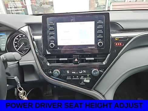 Used 2024 Toyota Camry SE image 10