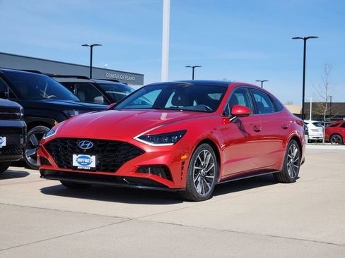 Used 2021 Hyundai Sonata Limited w/ Cargo Package FWD image 2