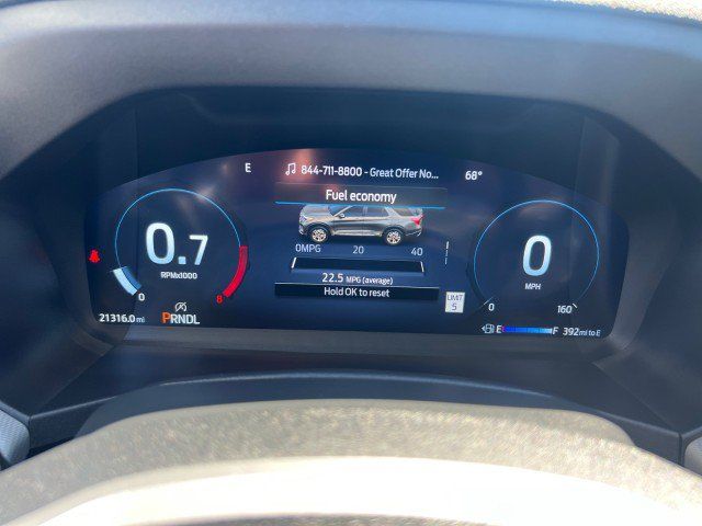 Used 2025 Ford Explorer Active AWD/4WD image 18