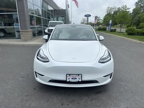Used 2023 Tesla Model Y Long Range AWD/4WD image 3