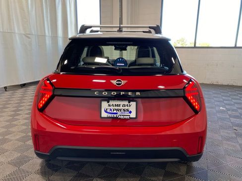 Used 2025 MINI Cooper 2-Door Hardtop FWD image 13