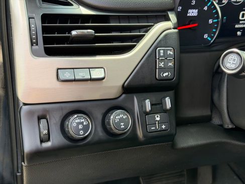 Used 2019 GMC Yukon Denali w/ Denali Ultimate Package AWD/4WD image 17