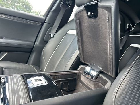 Used 2023 Rolls-Royce Ghost AWD/4WD image 40