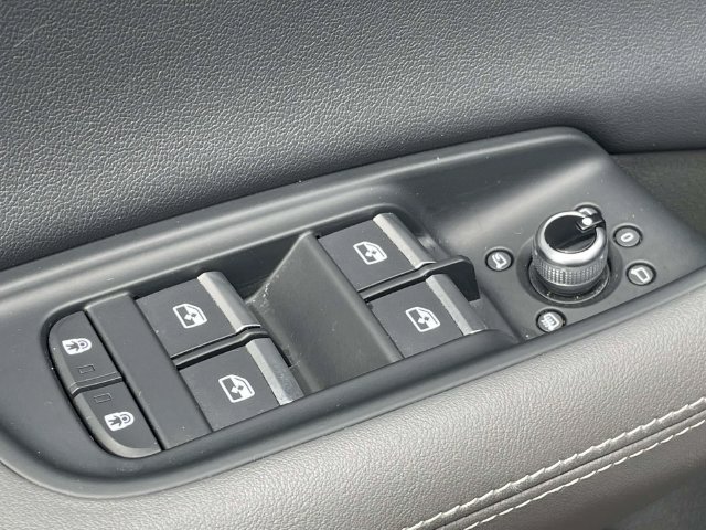 Certified 2025 Audi Q7 3.0T Premium Plus AWD/4WD image 15