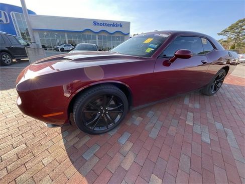 Used 2018 Dodge Challenger SXT w/ Blacktop Package image 9