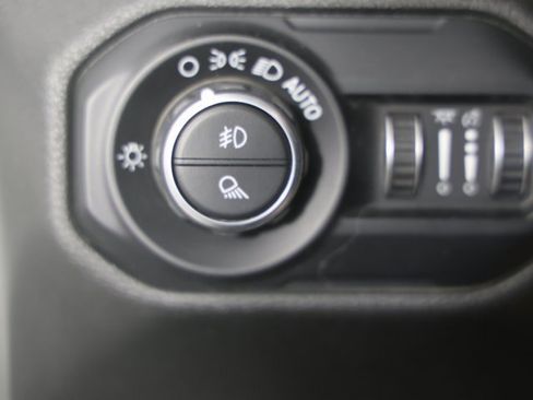 Used 2020 Jeep Gladiator Sport w/ Quick Order Package 24S image 26