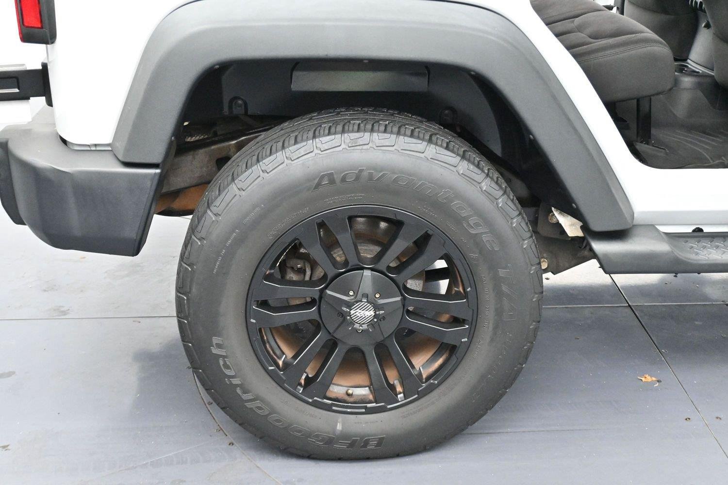 Used 2015 Jeep Wrangler Unlimited Sport w/ Quick Order Package 24S AWD/4WD image 29