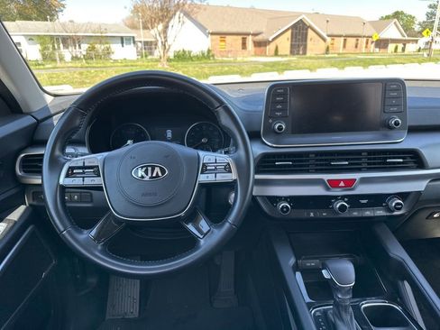 Used 2021 Kia Telluride LX image 12