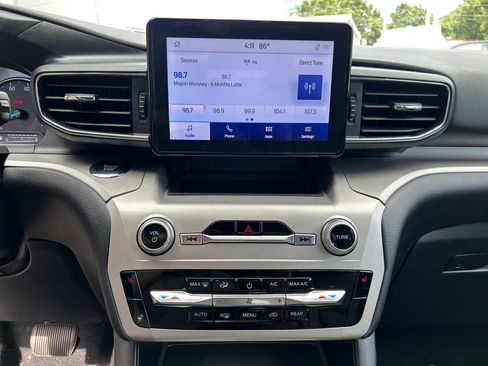 Used 2022 Ford Explorer XLT w/ Equipment Group 202A RWD image 18