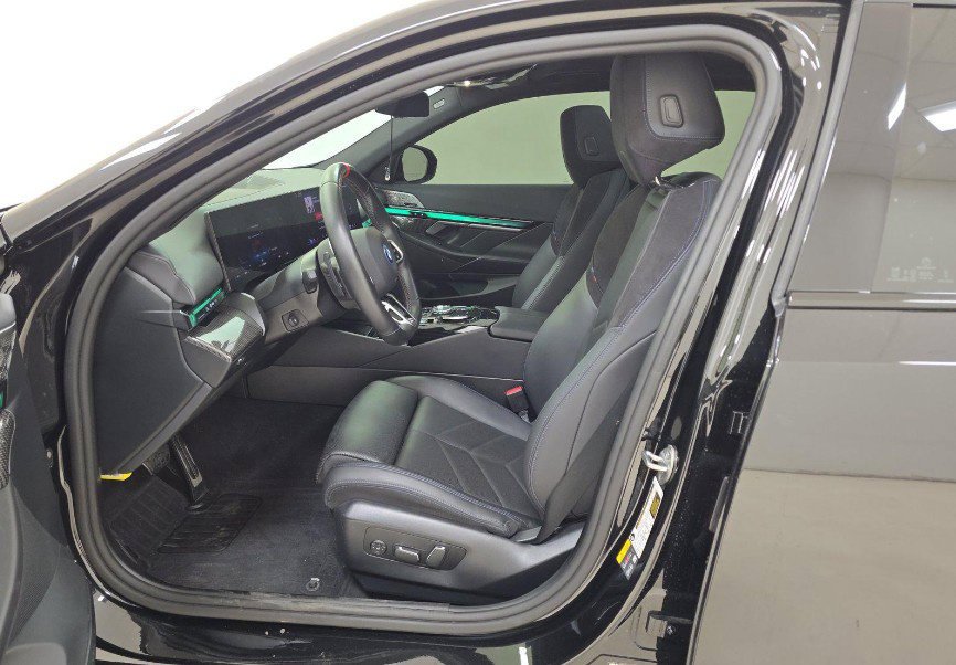 Used 2024 BMW i5 M60 w/ Executive Package AWD/4WD image 5