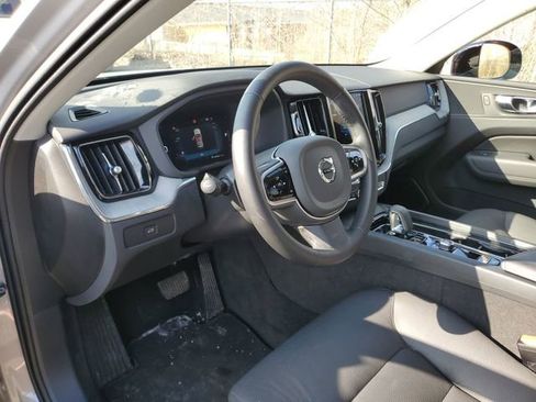 Used 2025 Volvo XC60 B5 Plus image 10